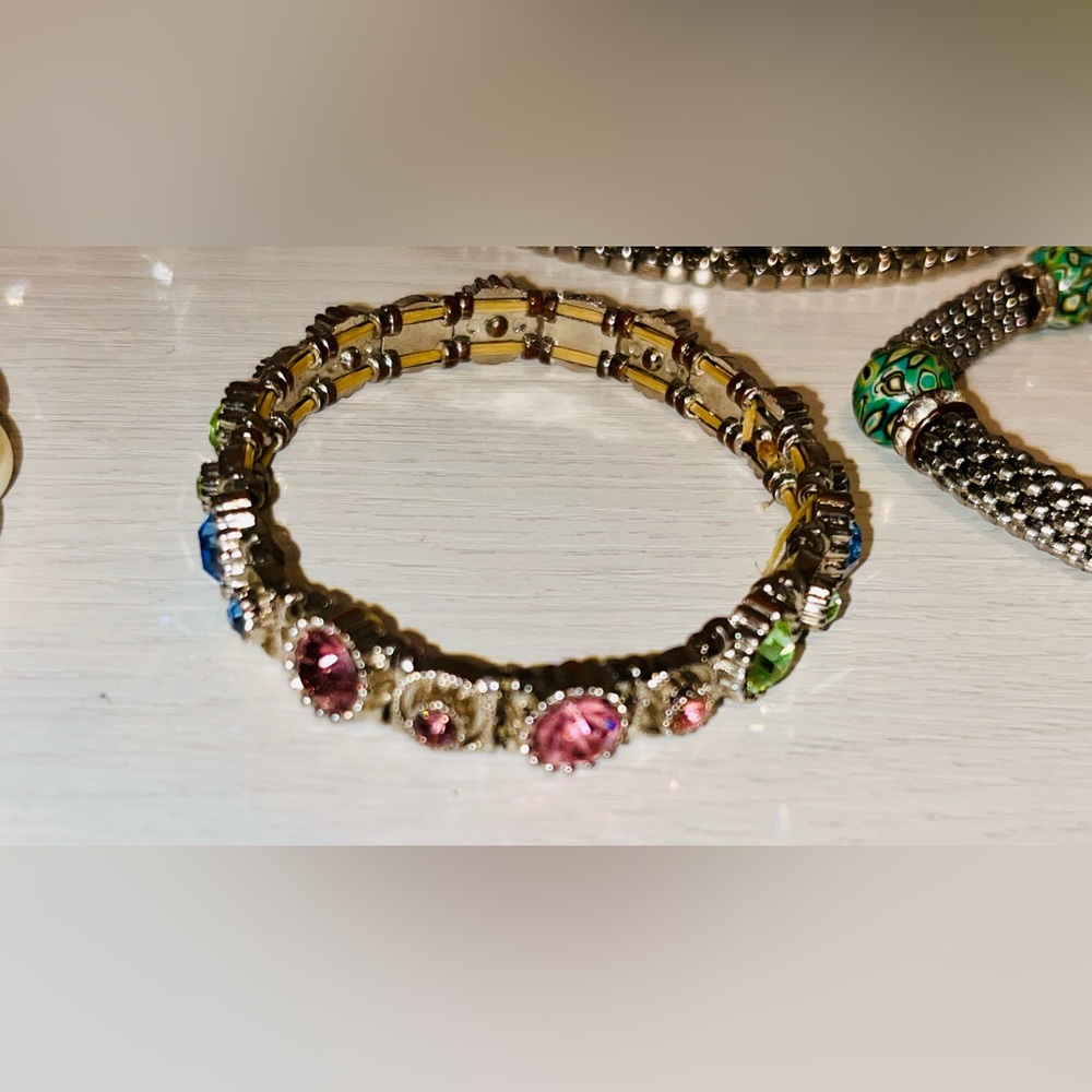 Beautiful Array of Multi-Color Bracelets LOT - Picture 16 of 16